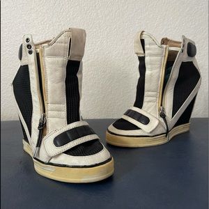 L.A.M.B. Sneakers Wedges Preloved